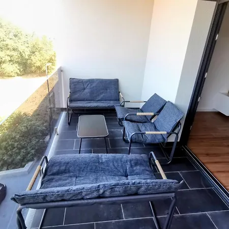 Sisters -200m2 Centre