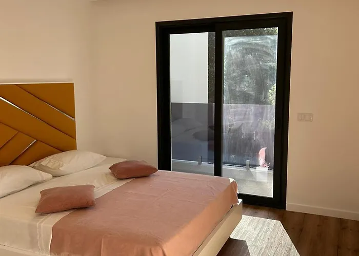 Sisters -200m2 Centre *